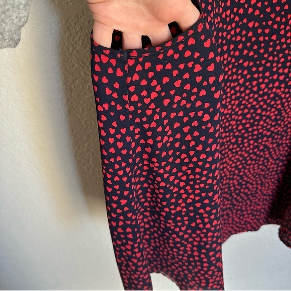 Jasmine & Juliana mock neck heart print tank top - Picture 3 of 7